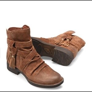 Women's Born Shoes Eton Tassle Boot Rust NEW